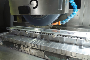 治具を使用した研削（研磨）の画像